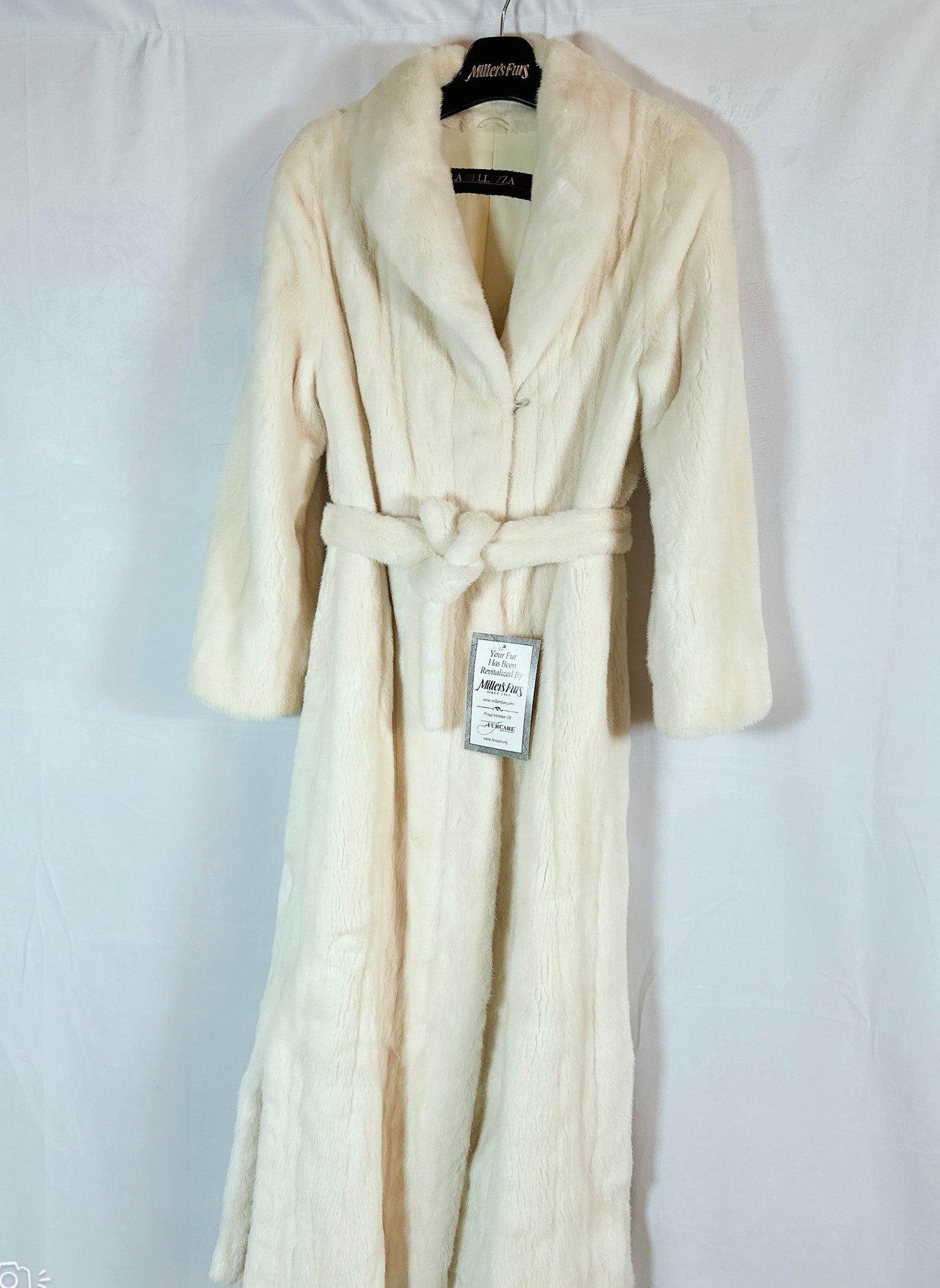 Mink Fur White Coat, Full Length Coat, High Quality Saga Fur, Size 4-6, Small to Medium