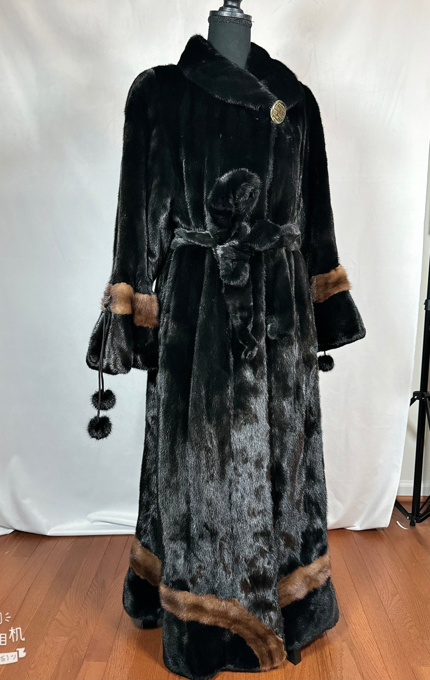 Blackglama Mink Fur Coat, Full Length Designer High Quality Black Brown Fur Coat