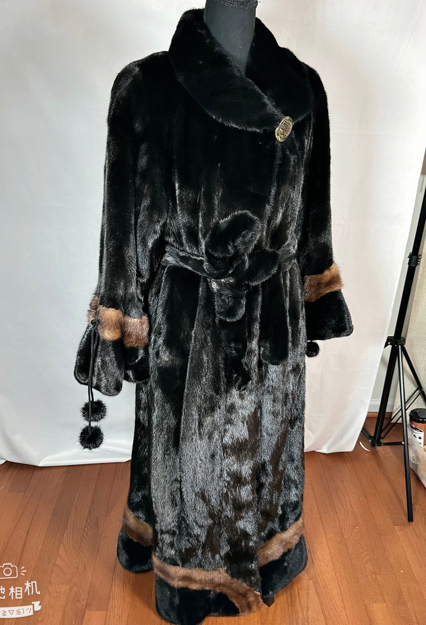 Blackglama Mink Fur Coat, Full Length Designer High Quality Black Brown Fur Coat